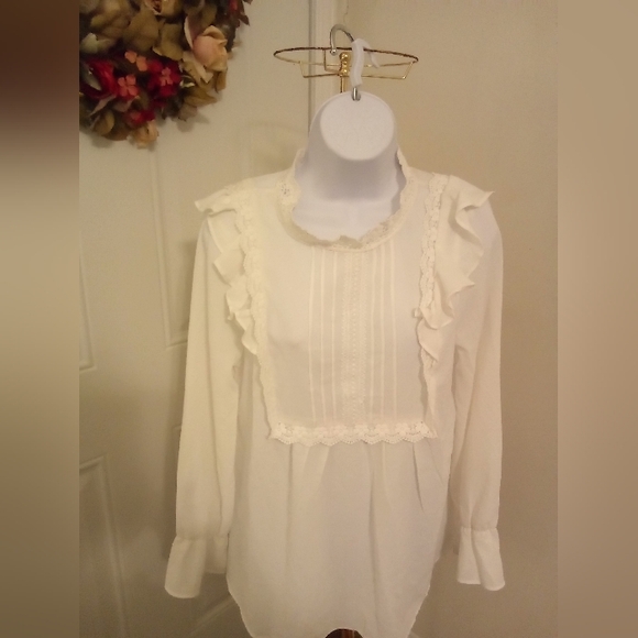 Andree by Unit Blouse - Picture 12 of 16